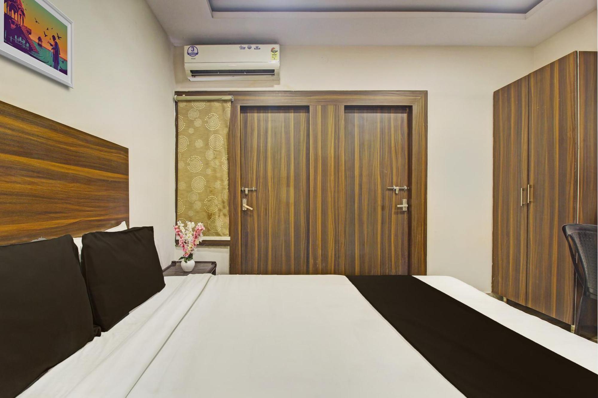 Hotel O Srujana Stay Inn Хидерабад Екстериор снимка